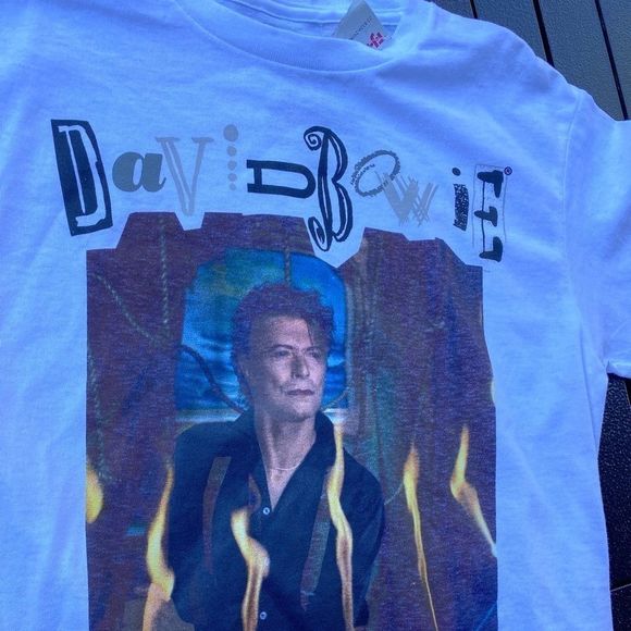 Bowie Tops - Top New David Bowie White T-shirt S-M